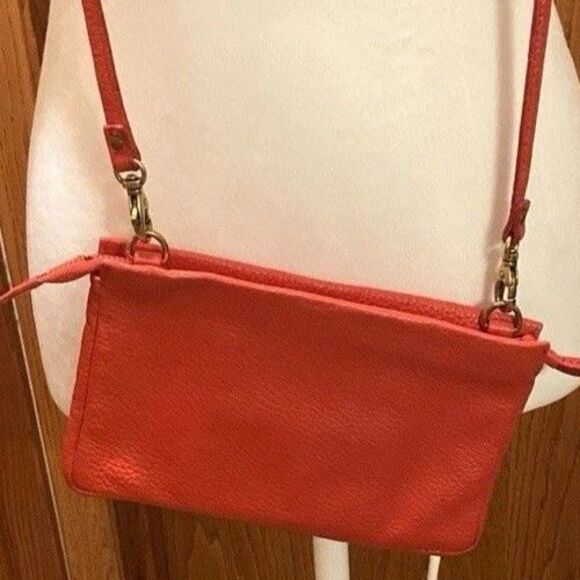 Fossil "Mimi" Red Pebbled Leather Top Zip Clutch Ciossbody Purse Thin Strap - Picture 1 of 16